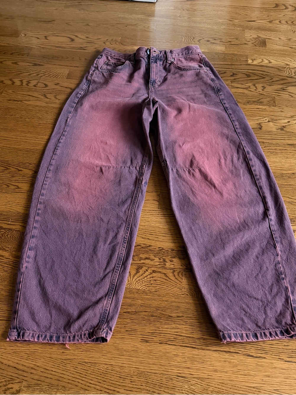 BDG Logan Cinch Back Boyfriend Jeans Size 28